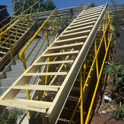 Escada Reta Usada 4,60m x 90cm