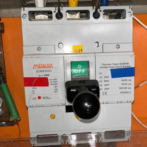 Disjuntor 600A Usado