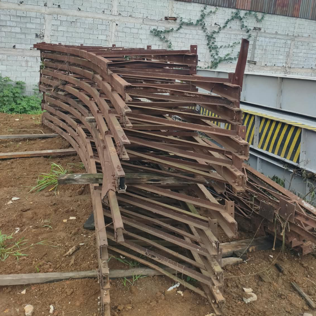 Tesoura em Arco 13m Usada